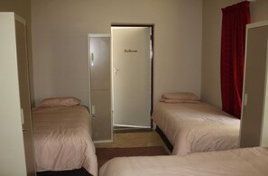 1 bedroom, internet, bed sheets