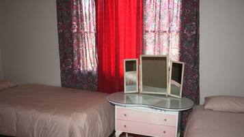 1 habitación, acceso a internet y ropa de cama