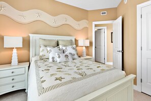 4 bedrooms, iron/ironing board, Internet, bed sheets