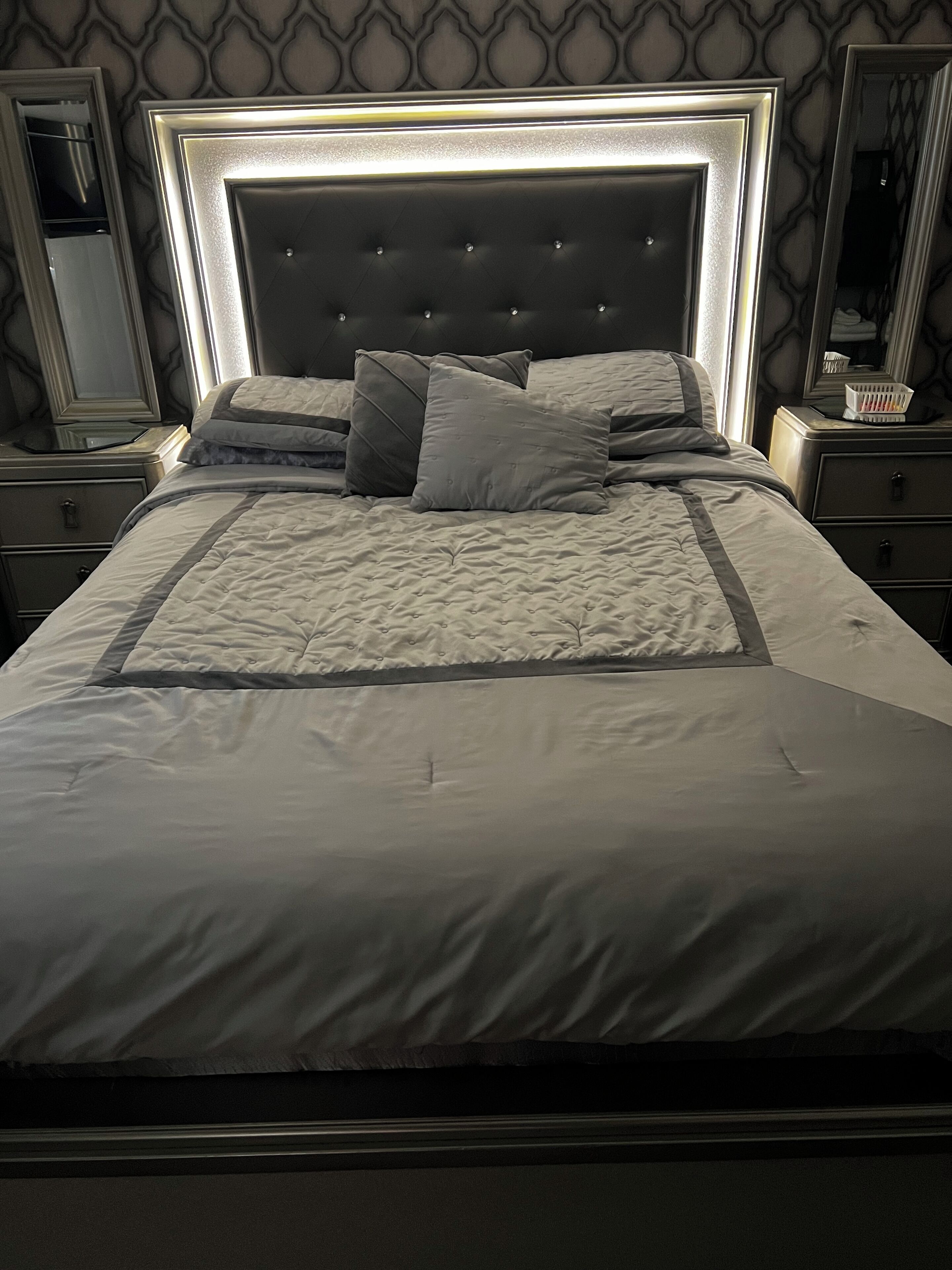 1 chambre, fer et planche à repasser, Wi-Fi gratuit, draps fournis