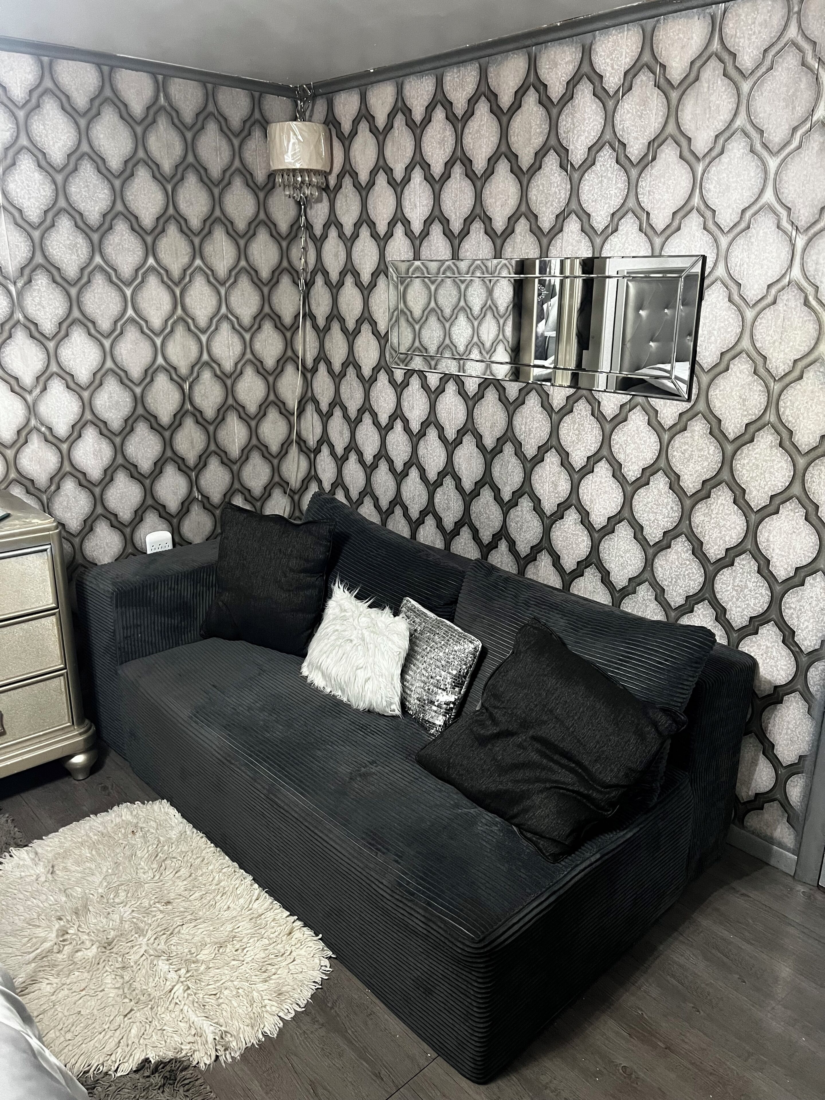 Smart TV, fireplace, video games, Netflix