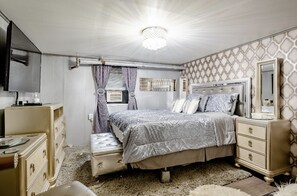1 habitación, tabla de planchar con plancha, wifi gratis y ropa de cama 