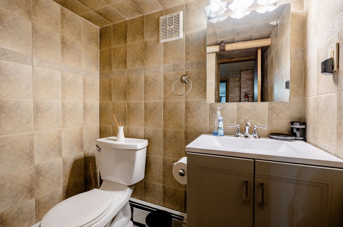 Shower, towels, soap, shampoo