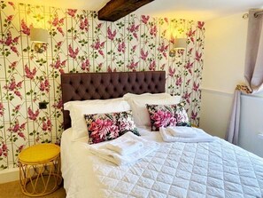 4 soverom, strykejern/-brett, reiseseng for barn og wi-fi (inkludert)