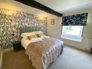 4 chambres, fer et planche à repasser, lit parapluie, Wi-Fi gratuit