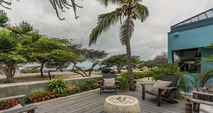 Ocean front luxury villa on Malmok Aruba