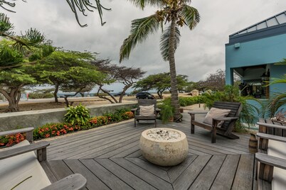 Ocean front luxury villa on Malmok Aruba