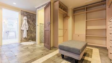 5 bedrooms, in-room safe, iron/ironing board, travel cot