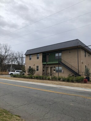 Exterior - Stay close to entertainment!
Downtown LR 2 bedroom apt near Simmons Bank Arena (Little Rock)