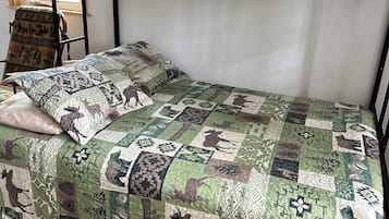 1 habitación, tabla de planchar con plancha, wifi gratis y ropa de cama