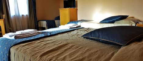 Down duvets, desk, laptop workspace, free WiFi