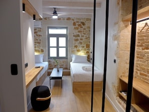 2 bedrooms, in-room safe, iron/ironing board, free WiFi