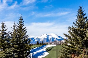 A snow-covered mountain with a clear sky. - Keystone Condo Next to Lifts & Shuttle Stop, Private Balcony w/ Great Views! (Keystone)