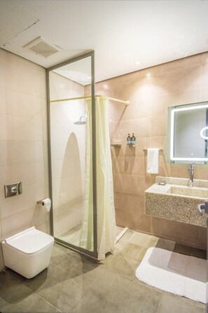 Shower, hair dryer, bathrobes, slippers - Ewaa Express Hotel - AlRawda (Jeddah)