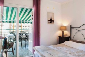 2 chambres, fer et planche à repasser, Wi-Fi gratuit, draps fournis