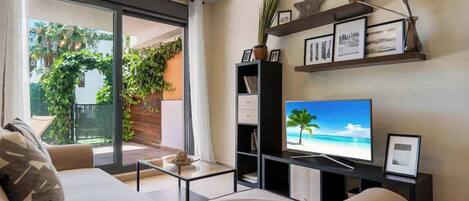 2 bedrooms, iron/ironing board, free WiFi