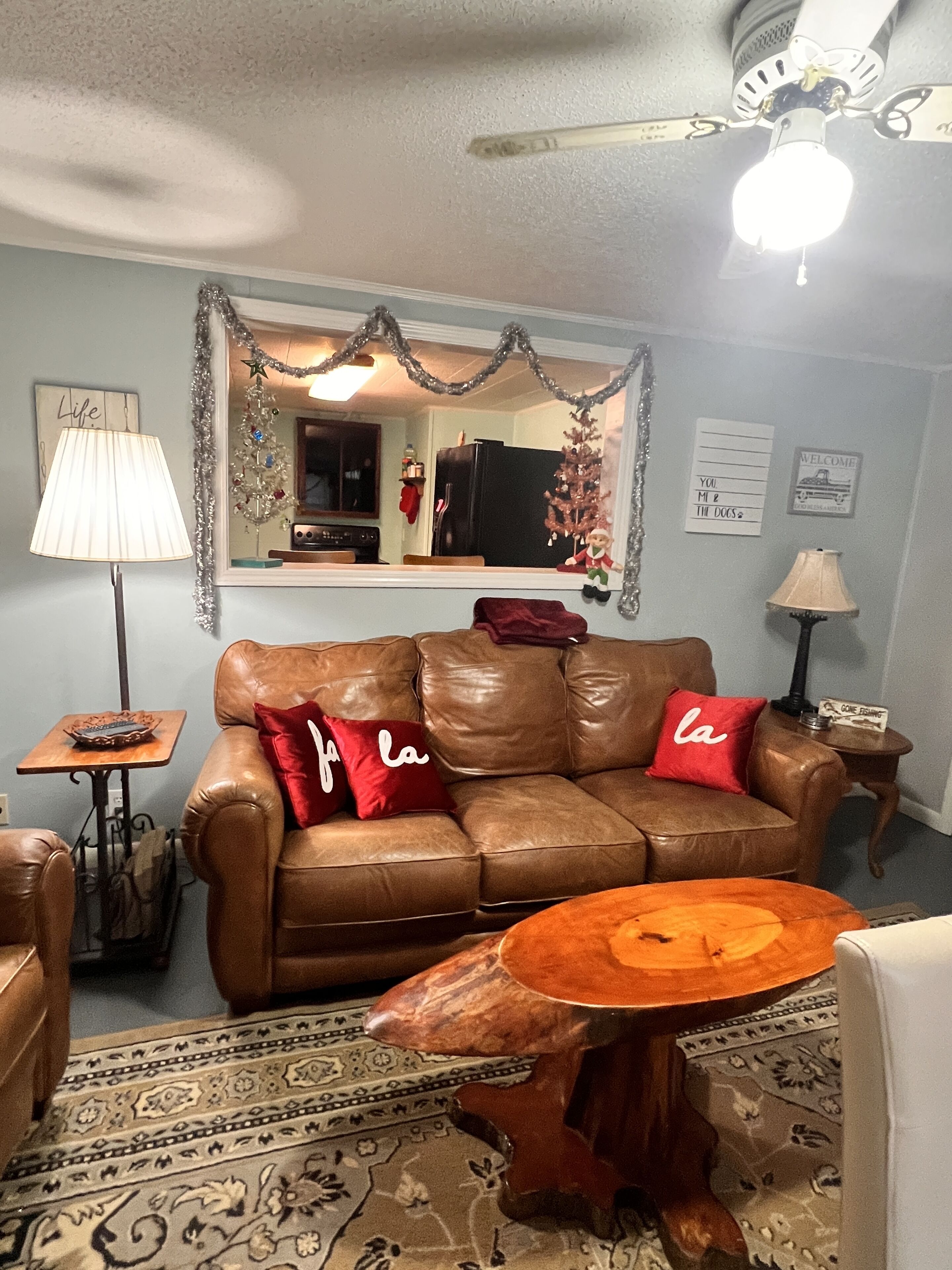 Smart TV, books, stereo