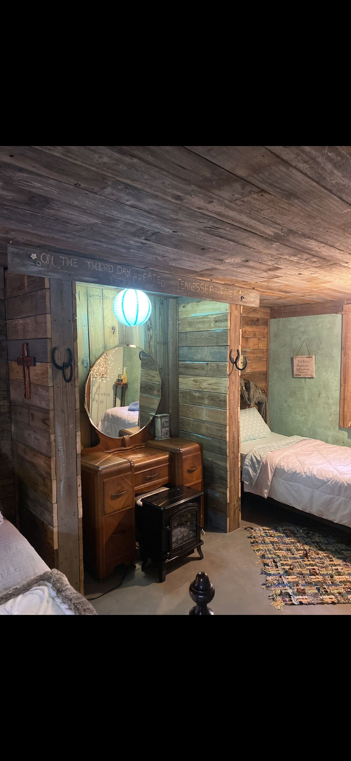 1 室のベッドルーム、アイロン / アイロン台、WiFi (無料)、ベッドシーツ