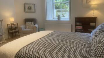 2 bedrooms, desk, iron/ironing board, travel crib