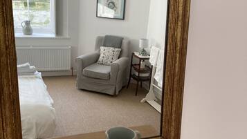 2 多间卧室、办公桌、熨斗/熨衣板、旅行婴儿床