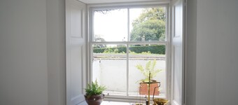 Bright, cosy lower floor flat in Victorian listed villa