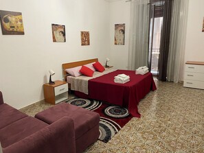 3 bedrooms, iron/ironing board, free WiFi, bed sheets - Vacation home La Collegiata (Catania)