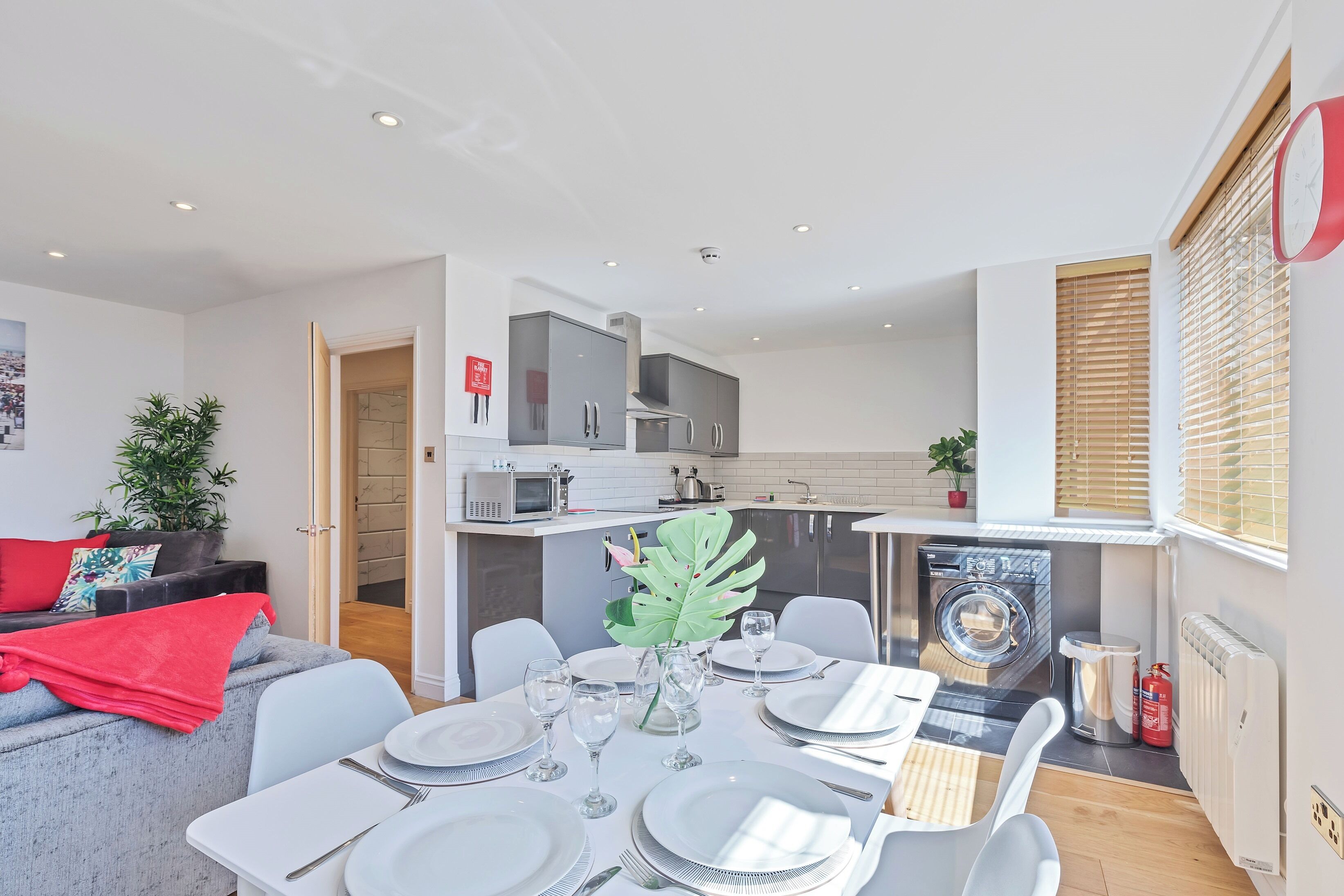 雪櫃、微波爐、多士爐、廚房用具/餐具/器皿