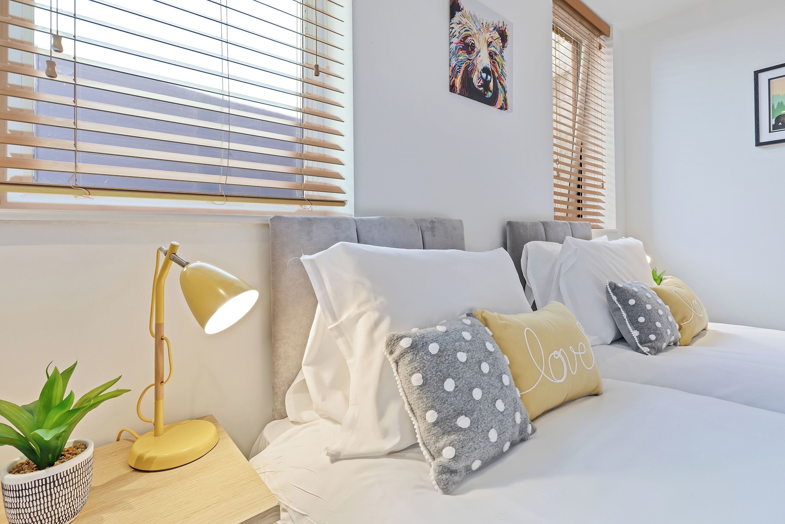 2 dormitorios, tabla de planchar con plancha, wifi gratis y ropa de cama