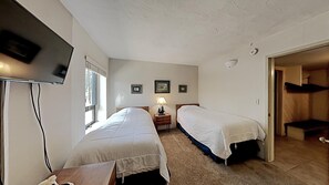 3 bedrooms, WiFi, bed sheets