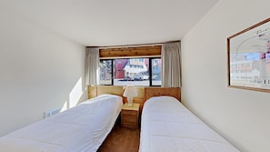 2 bedrooms, WiFi, bed sheets