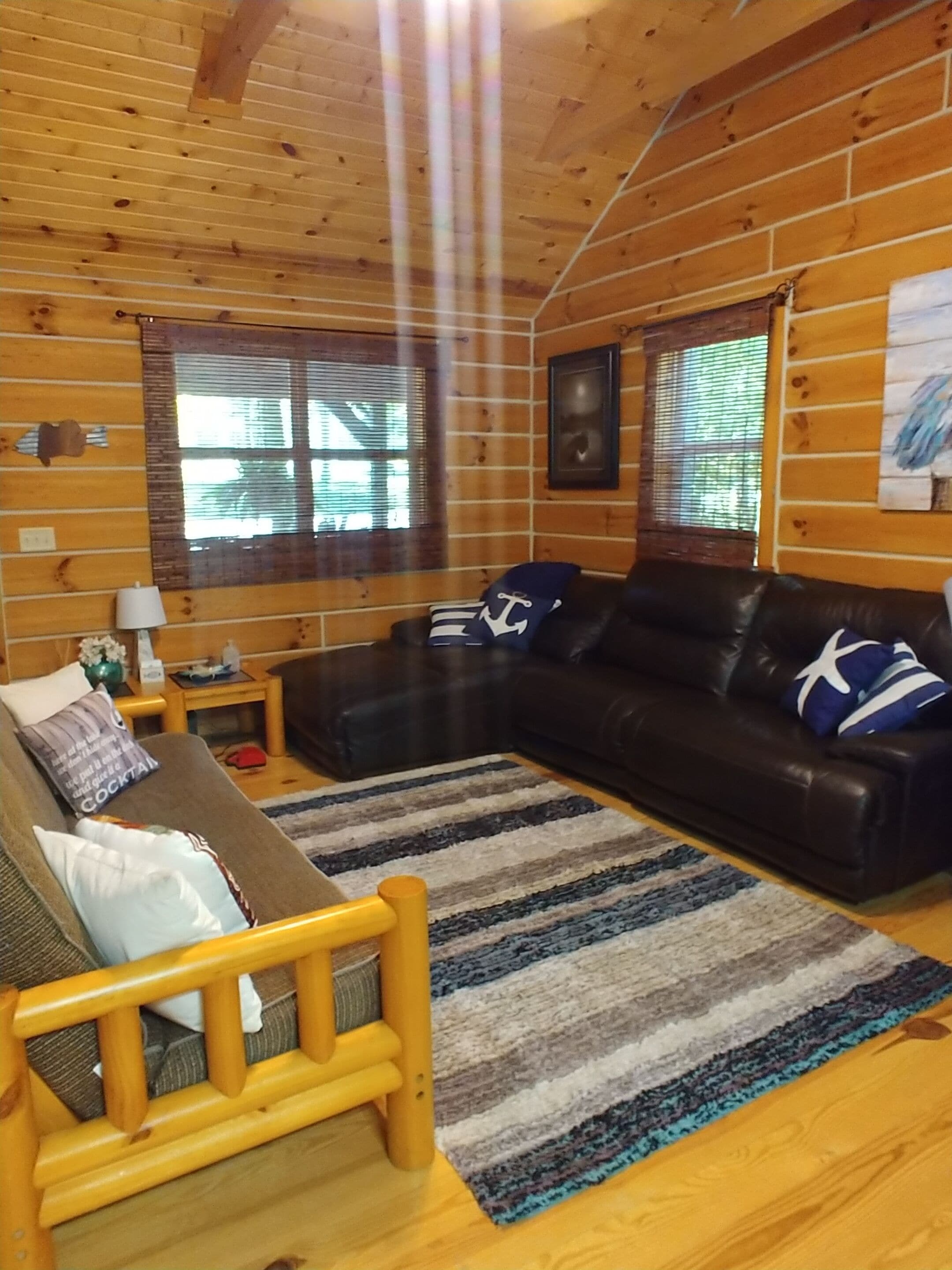 TLC LAKEHOUSE Hot Tub w/ Gazebo, boat canopy, 2 minutes to ramp , Wi-Fi in French Lick, United States