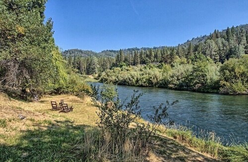 River Retreat+ Indoor Pool & Hot Tub on 3.5 Acres