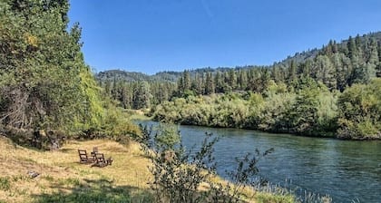 River Retreat+ Indoor Pool & Hot Tub on 3.5 Acres