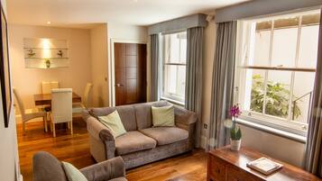 Smart TV, lettore DVD, impianto stereo