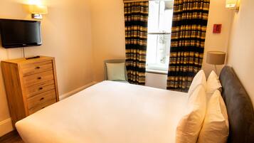 1 slaapkamer, een kluis op de kamer, een strijkplank/strijkijzer