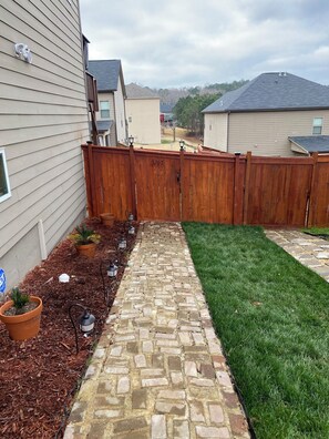 Property grounds - Very Cozy Newly Built 3 Bedrooms, full double shower space. (Fairburn)