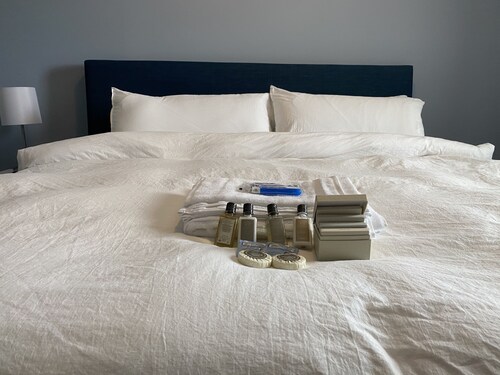 Very Cozy Newly Built 3 Bedrooms, full double shower space.