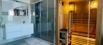 Guest House " La Corte" - Royal Purple. Elegance and refinement.