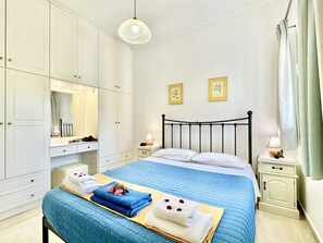 3 bedrooms, in-room safe, iron/ironing board, free WiFi