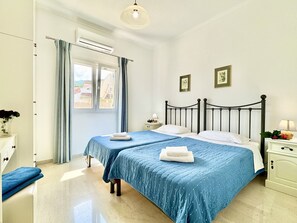 3 bedrooms, in-room safe, iron/ironing board, free WiFi