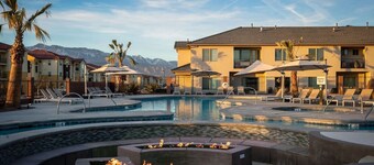 NEW!! Luxurious Zion Village Rental 6BD/5BA Sleeps 22+, Pool, Lazy River