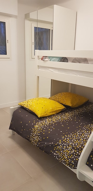 2 chambres, fer et planche à repasser, Wi-Fi, draps fournis