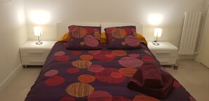 2 chambres, fer et planche Ă repasser, Wi-Fi, draps fournis