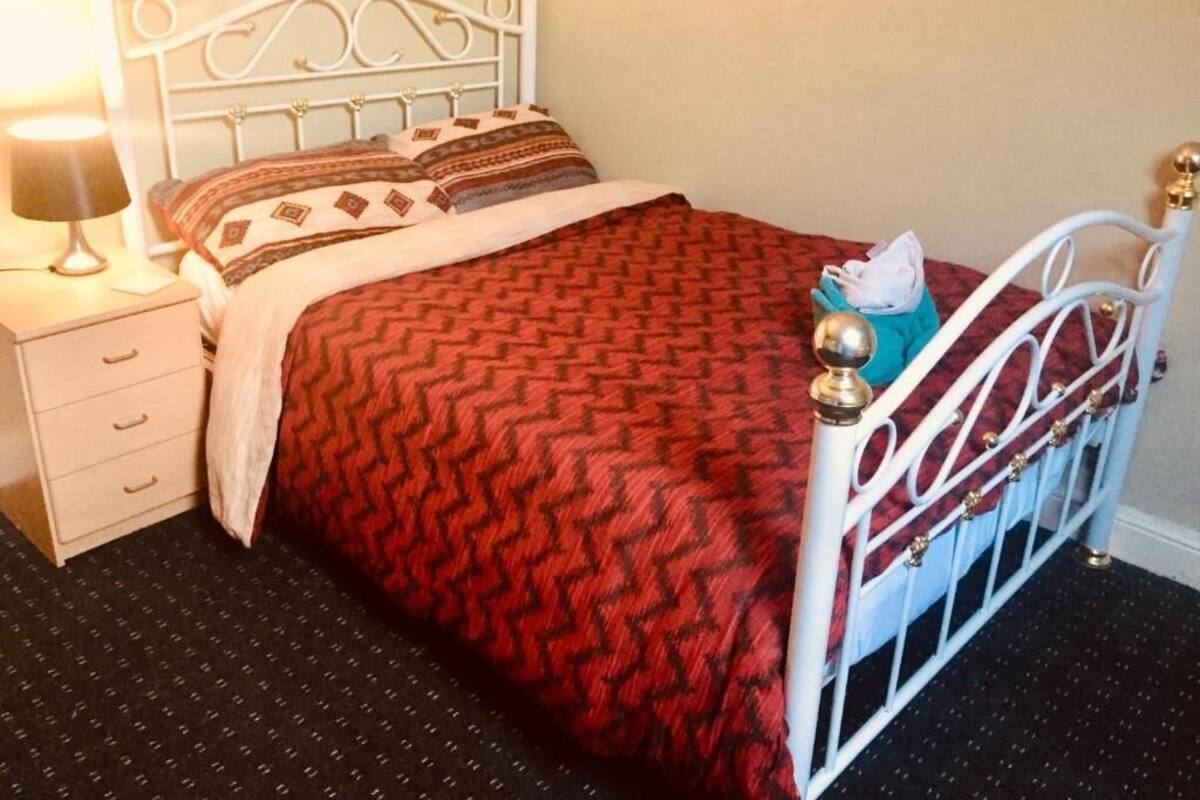 Standard Room | 1 bedroom, hypo-allergenic bedding available, WiFi (free)