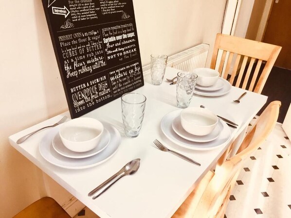 Shared kitchen facilities - CentralRooms (Bradford)