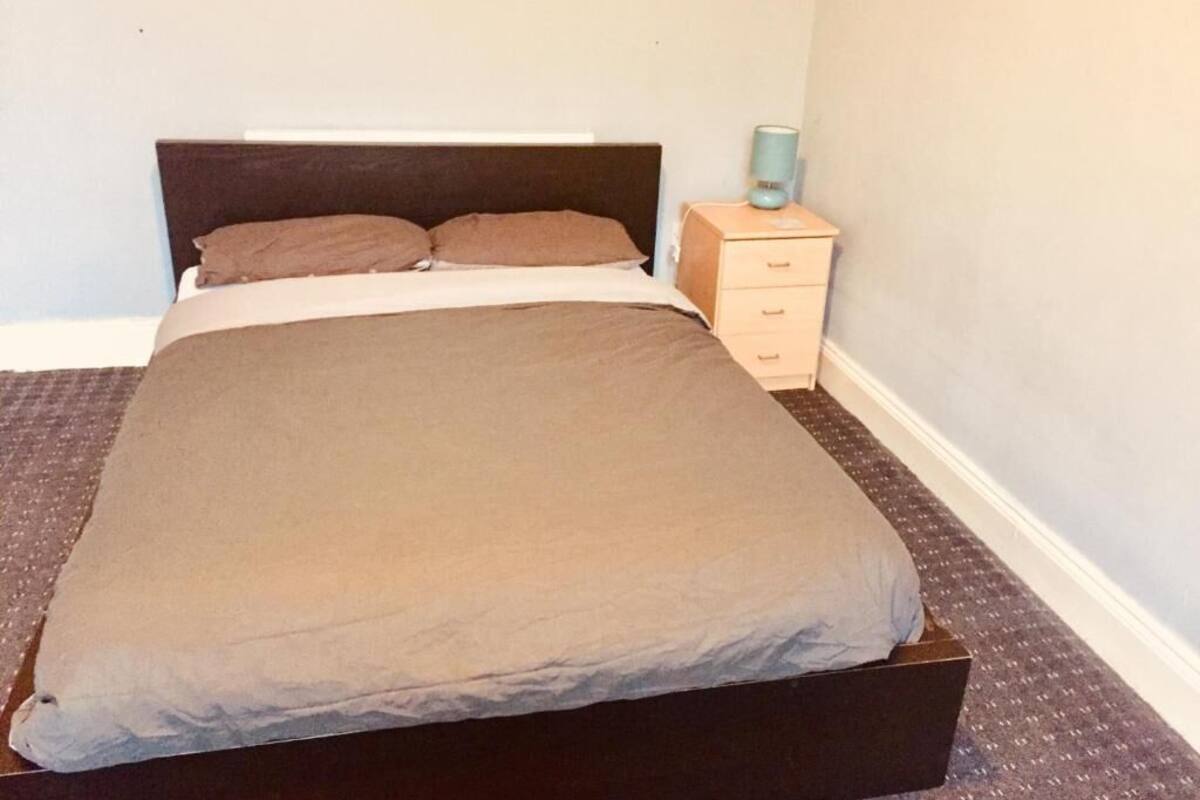 Standard Room | 1 bedroom, hypo-allergenic bedding available, WiFi (free)