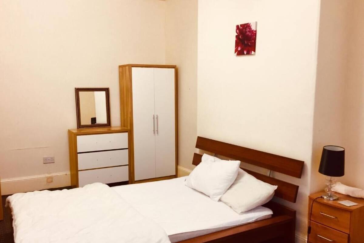 City Room | 1 bedroom, hypo-allergenic bedding available, WiFi (free)