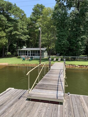 Property grounds - Waterfront Cottage on Lake Murray in Chapin, SC (Chapin)