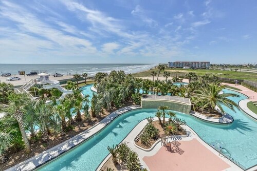 "Diamond Retreat" at Diamond Beach Resort, Beachy 2 bedroom Waterfront Condo