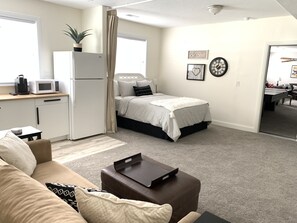 3 bedrooms, desk, travel cot, free WiFi